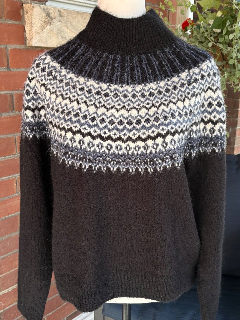 Simons Contemporaine Black Fair Isle Knit Sweater